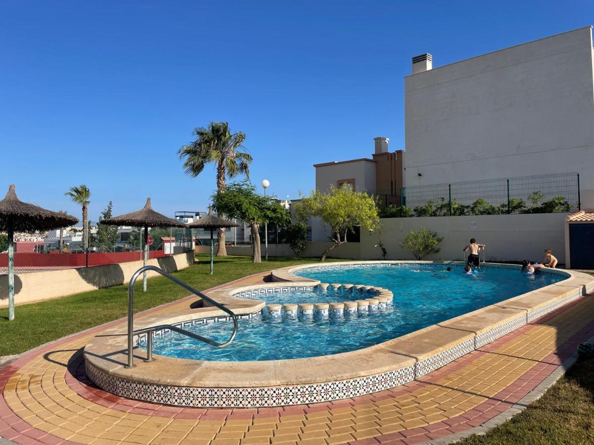 Villa De Lujo Con Piscina أوريويلا المظهر الخارجي الصورة
